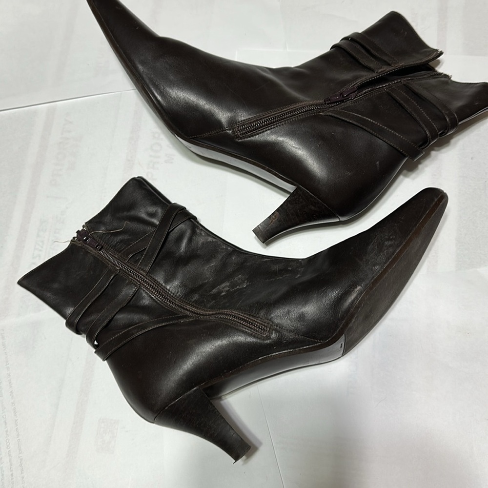 Talbots Elegant Black Women's Boots - Picture 3 of 6